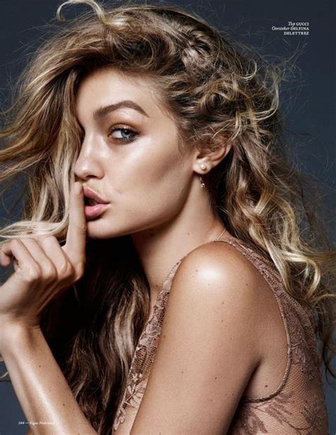 GIGI HADID Nude